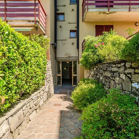 Miralago By Interhome